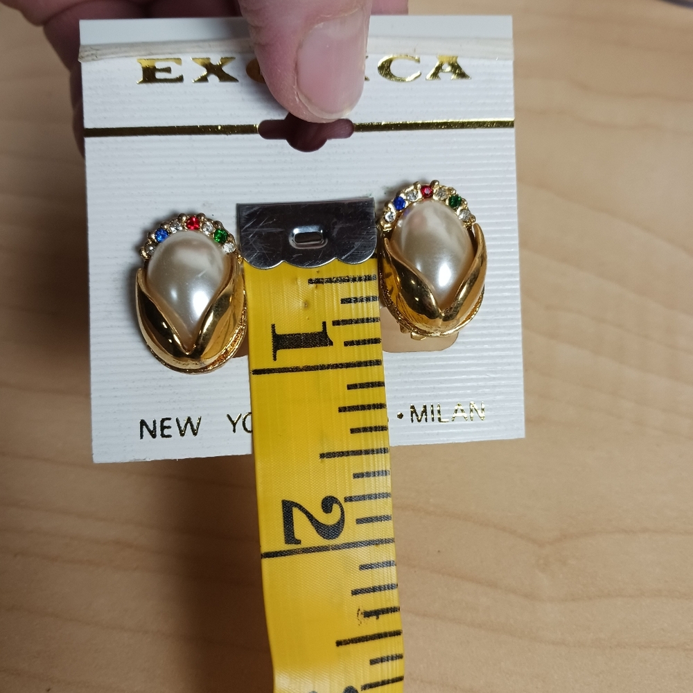 Vtg Exotica Gold Tone Faux Pearl Rhinestone Accent‎ Earrings MCM Tulip Style - Picture 5 of 5